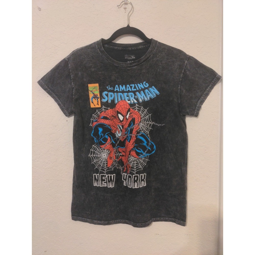 Marvel Spider-Man New York Men's Black Short Sleeve Graphic T-shirt. Size S